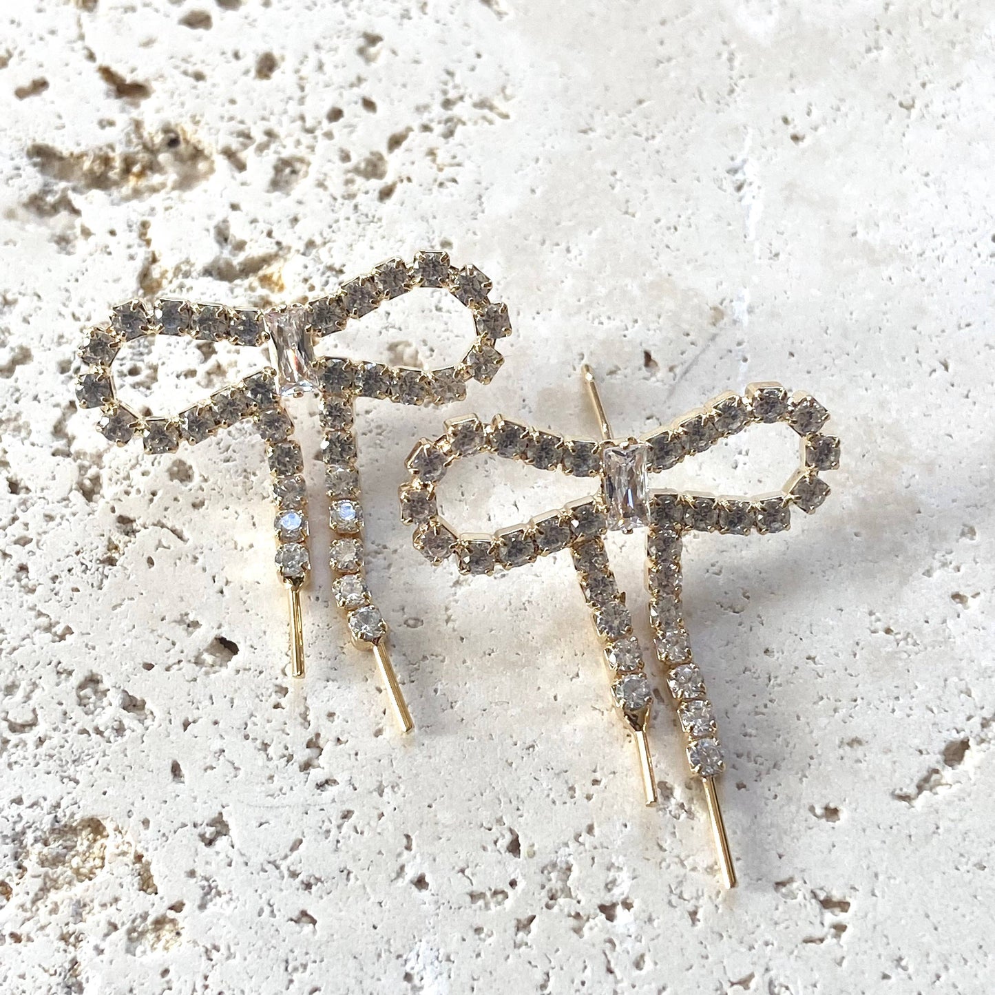 BOUTIQUE CRYSTAL RIBBON/BOW EARRINGS