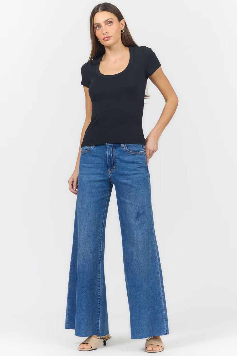 Journee Scoop Neck Ribbed Tee - Black