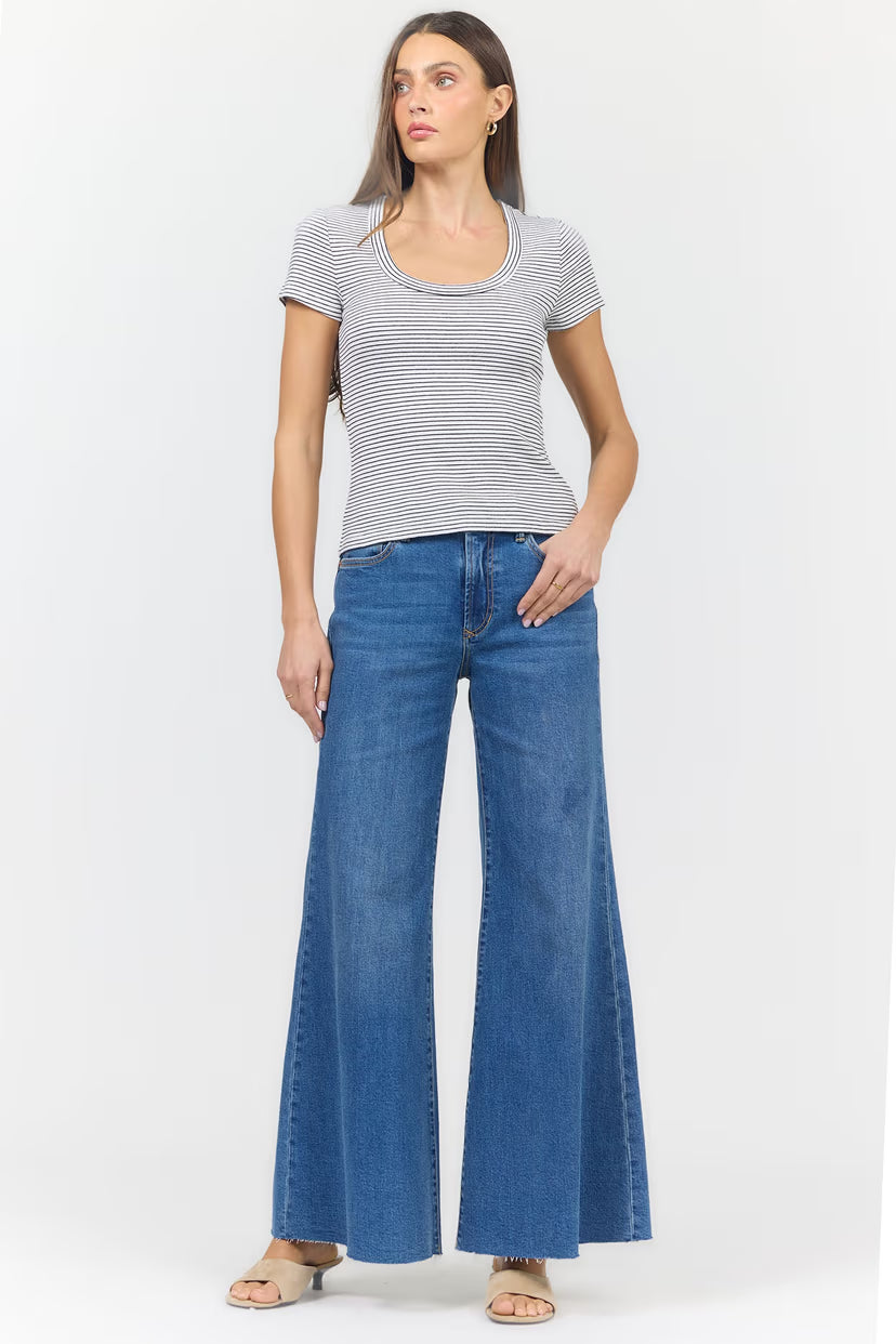 Journee Scoop Neck Ribbed Tee - Studio Stripe