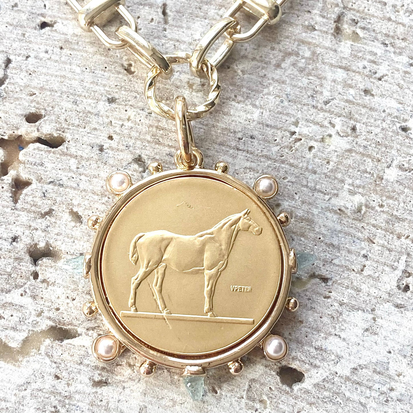 HORSE COIN PEARL NECKLACE