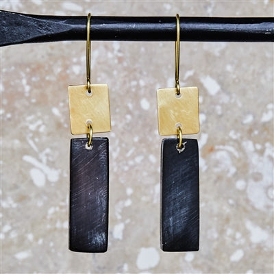 TIDORE LINKED SQUARE AND RECTANGLE EARRING - DARK HORN, BRASS
