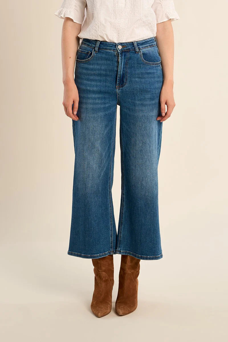 Wide Leg Cropped Jeans