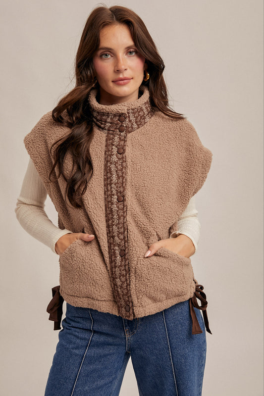 Contrast Band Fleece Vest