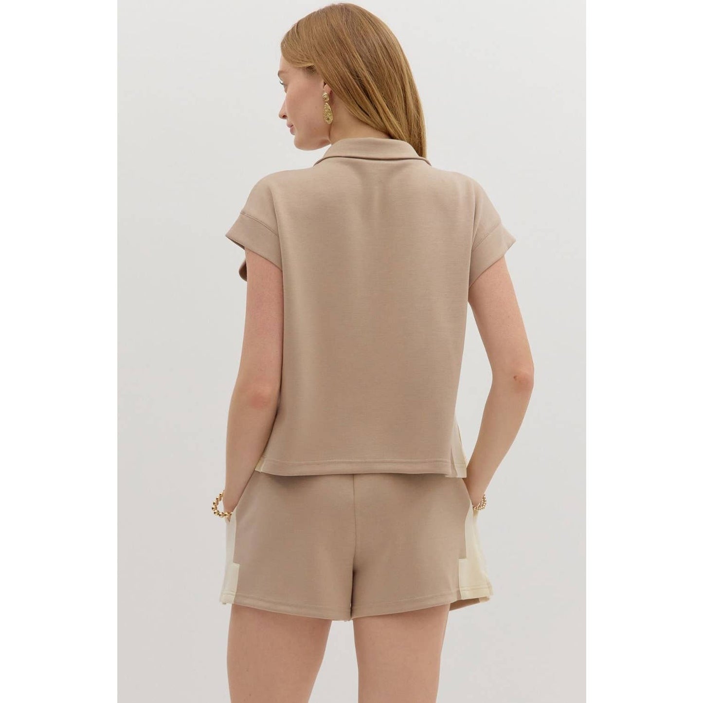 SOLID CONTRAST ACCENT ZIP-FRONT PULLOVER TOP