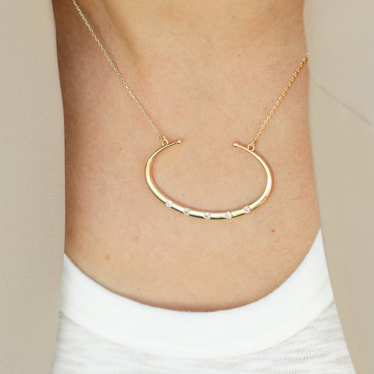 CRESCENT PENDANT NECKLACE