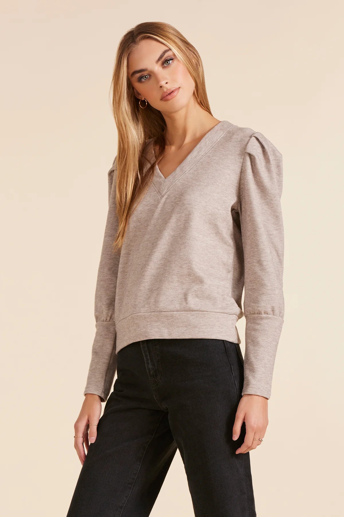 PUFF SLEEVE V-NECK SWEATSHIRT