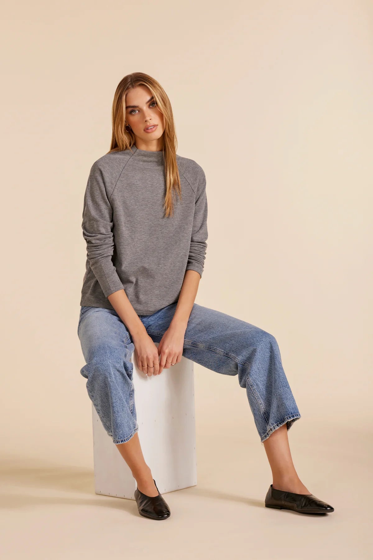 RAGLAN MOCK NECK TOP