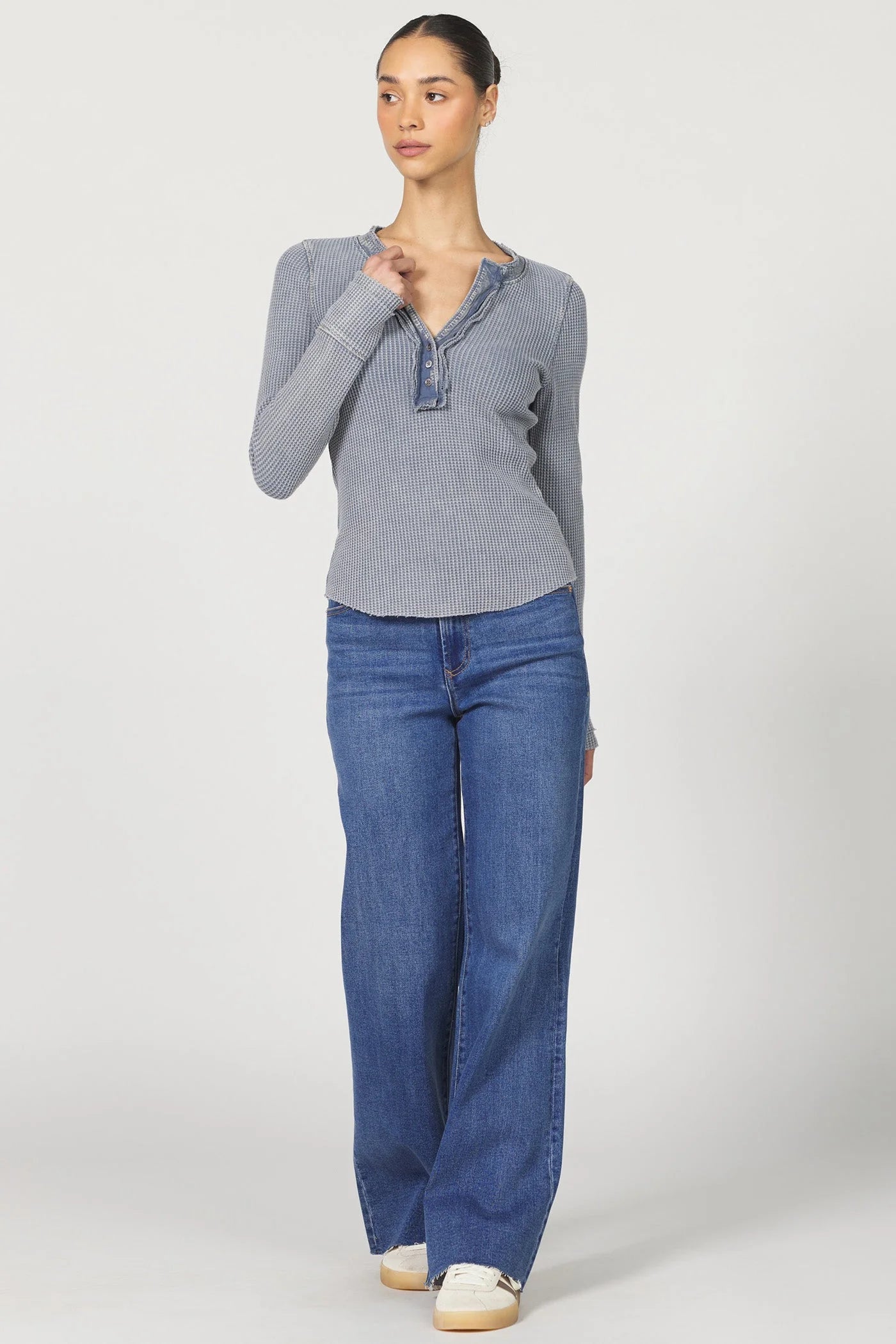 LUNA V-NECK LONG SLEEVE FITTED TOP - VINTAGE INDIGO