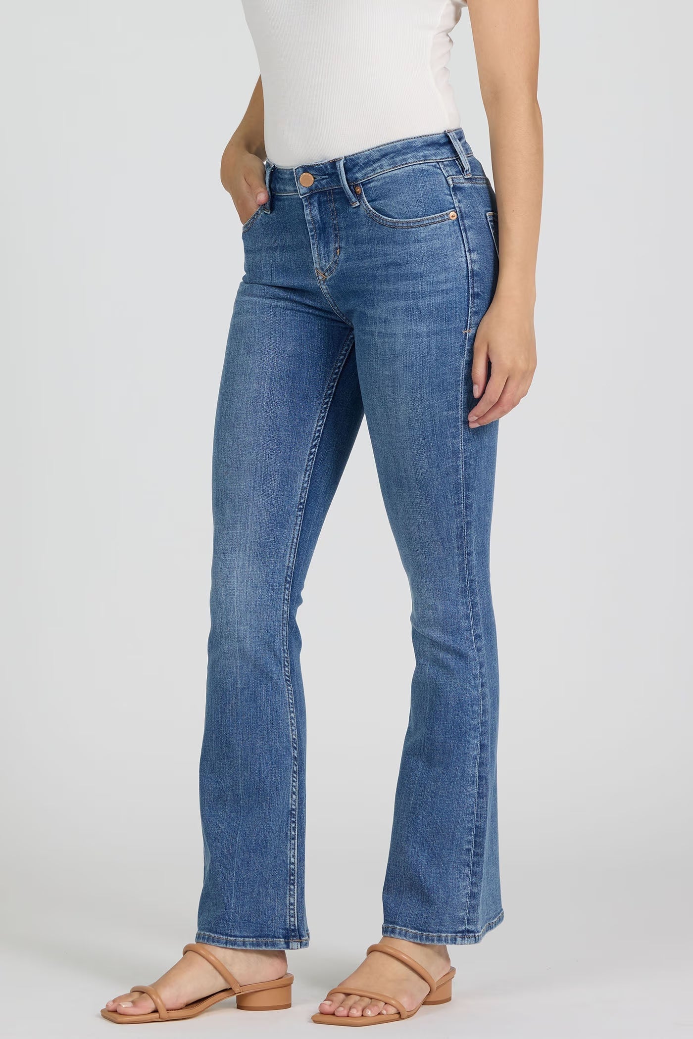 Jaxtyn Bootcut Jean - Stream