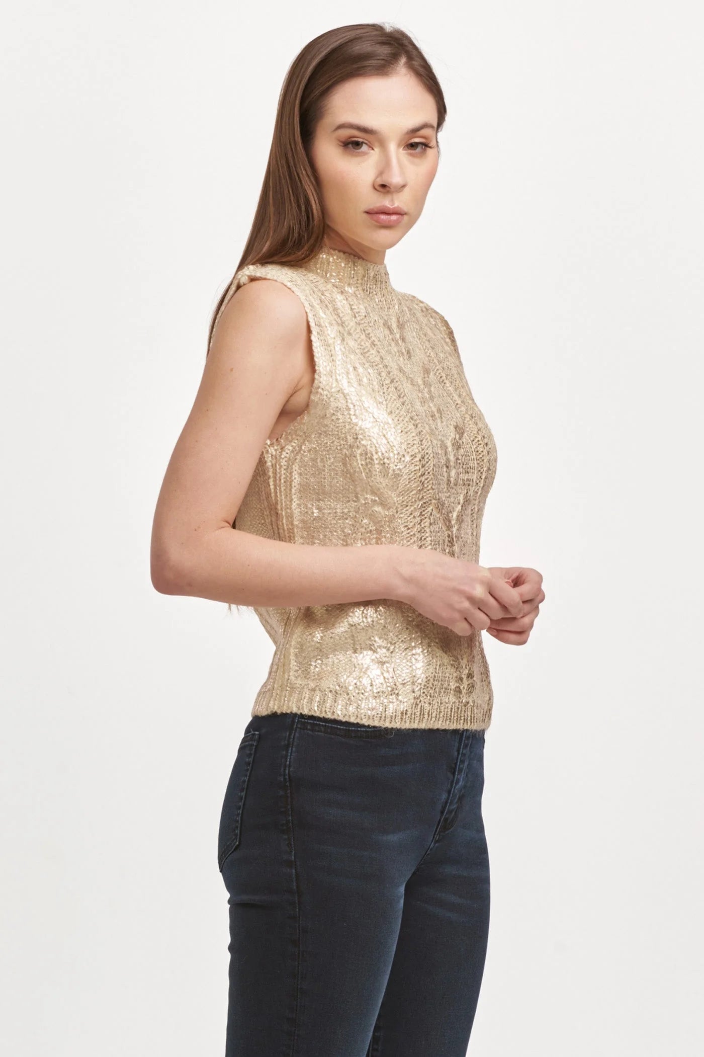 TATIANA CREW NECK SLEEVELESS FITTED SWEATER IVORY WITH ROSE GOLD