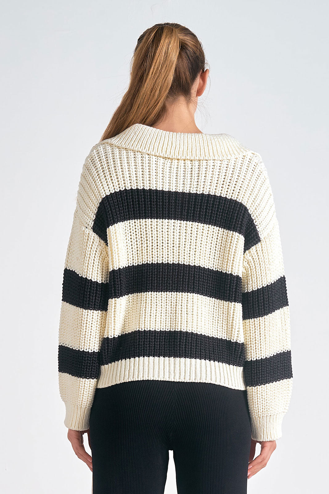 COLOR BLOCK V-NECK SWEATER