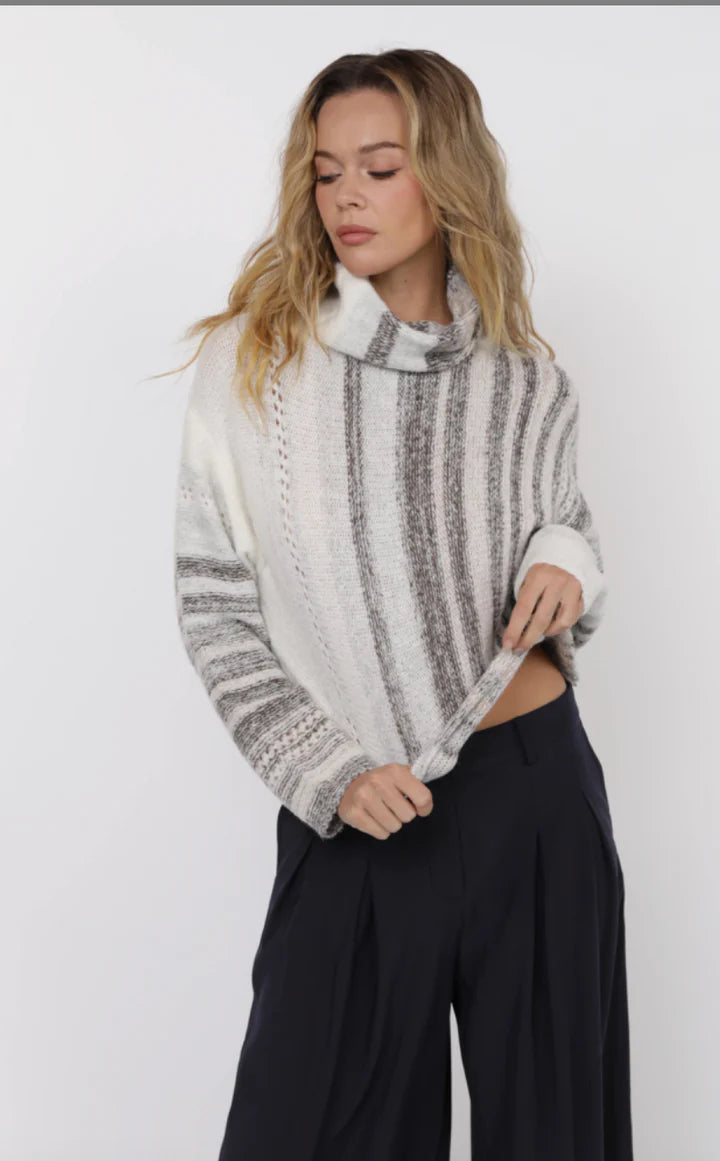 GIBSON TURTLE NECK SWEATER