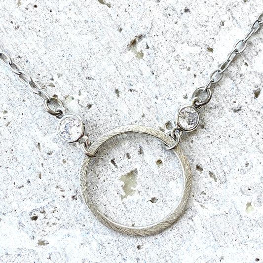 BOUTIQUE SIMPLE CIRCLE SILVER NECKLACE