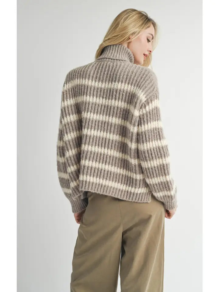 AKI TURTLENECK STRIPED SWEATER