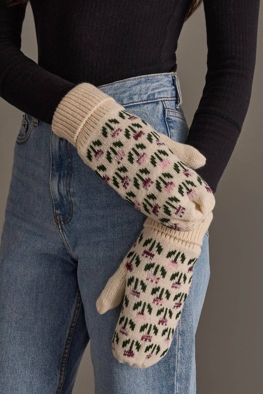 Cream Small Floral Pattern Mittens