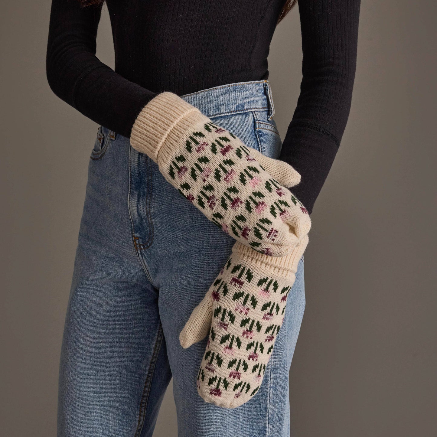 Cream Small Floral Pattern Mittens