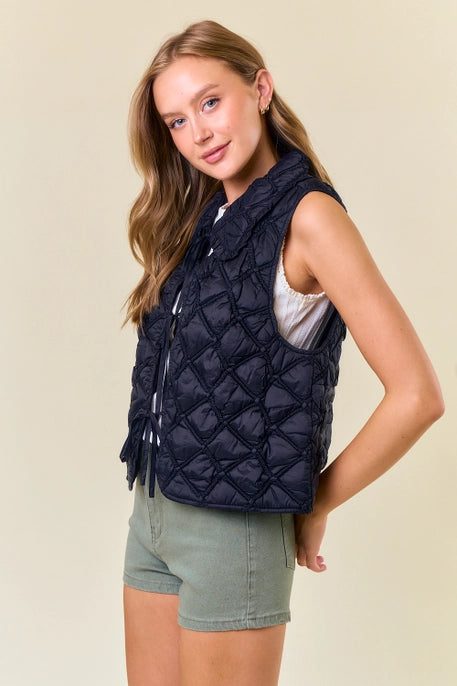 RUFFLED ROUND COLLAR VEST