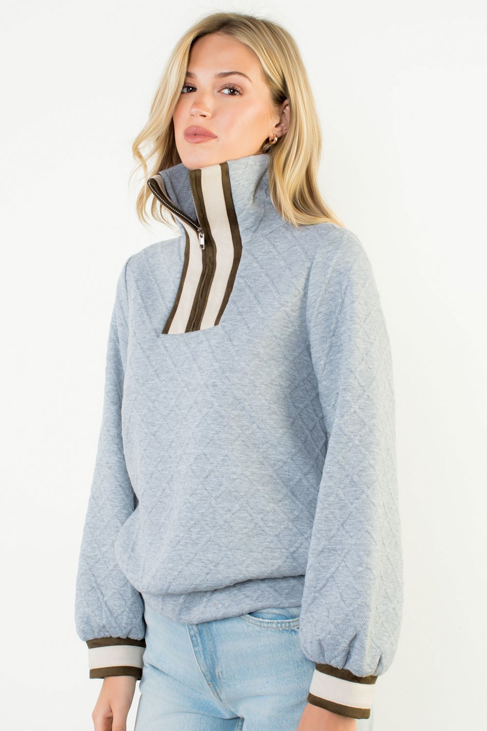 QUILTED HALF ZIP PULLOVER