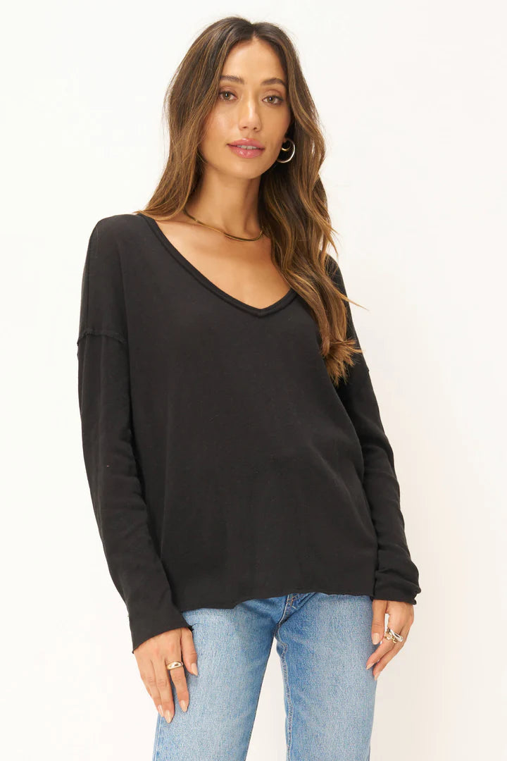 MAE TEXTURED RELAXED V-NECK LONG SLEEVE - TRUE BLACK