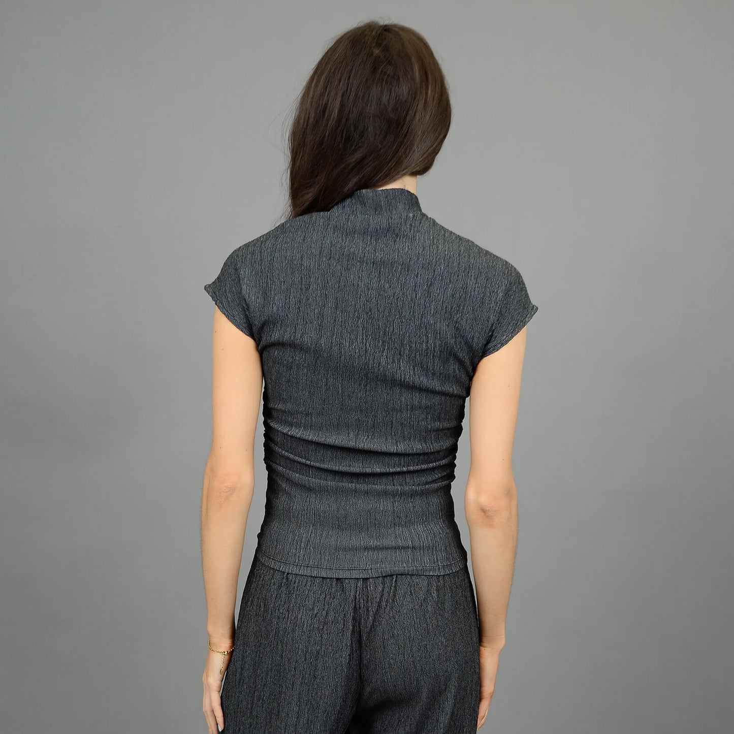 SHIRLAY SIDE SHIRRED MOCKNECK TOP - DK GREY TWIST