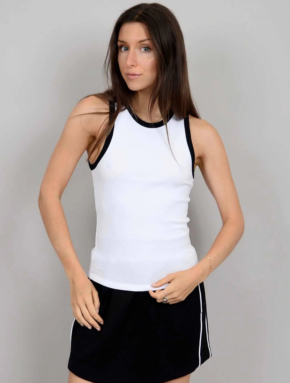 RD STYLE MARIA CREW NECK MUSCLE TANK - WHITE/BLACK