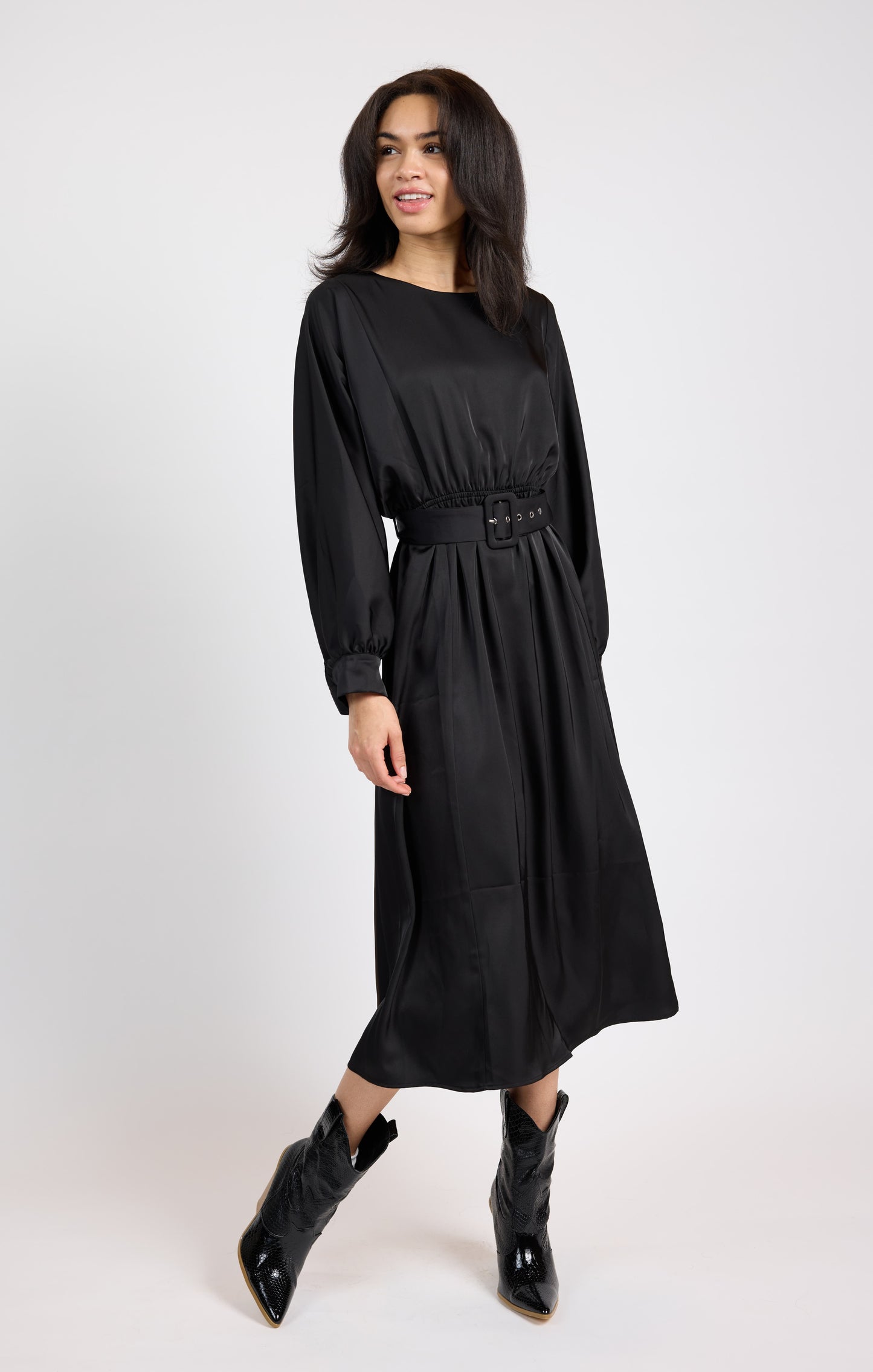 MOOD BOOST DOLMAN SLEEVE MIDI DRESS W BELT