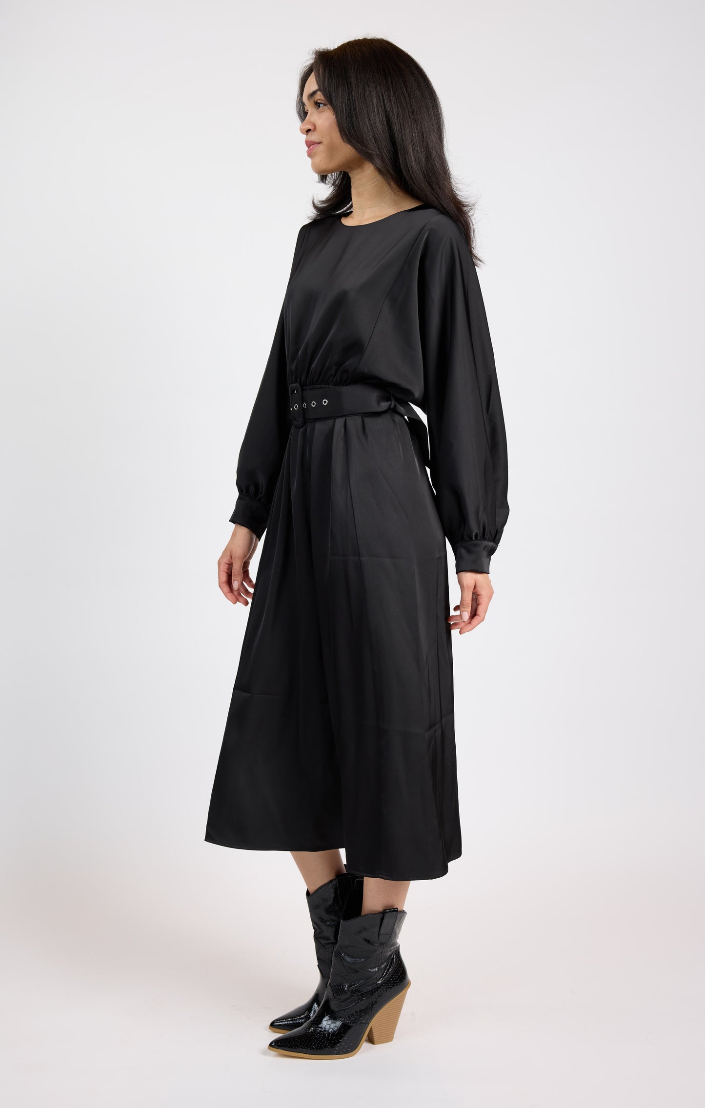 MOOD BOOST DOLMAN SLEEVE MIDI DRESS W BELT