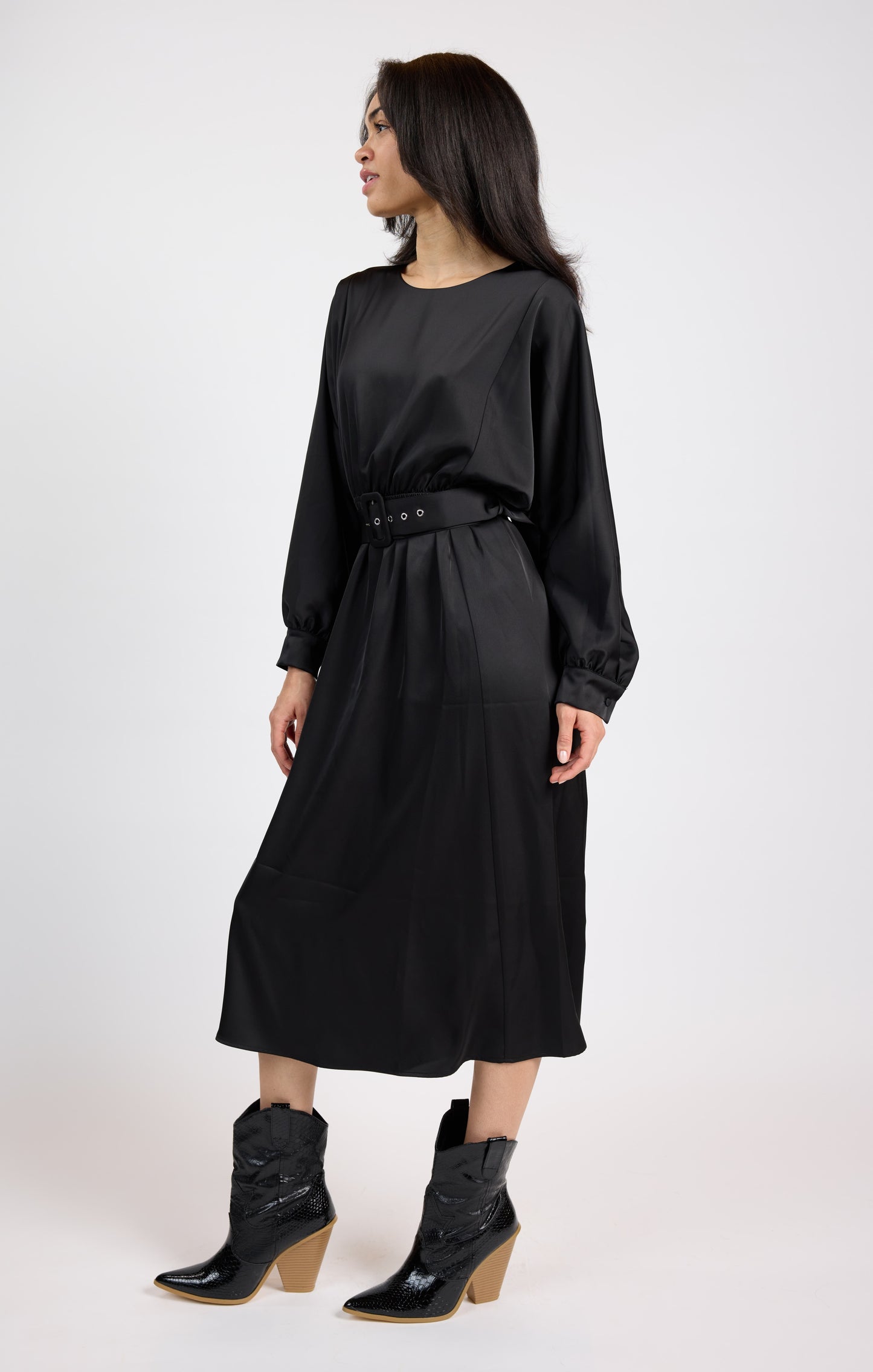 MOOD BOOST DOLMAN SLEEVE MIDI DRESS W BELT