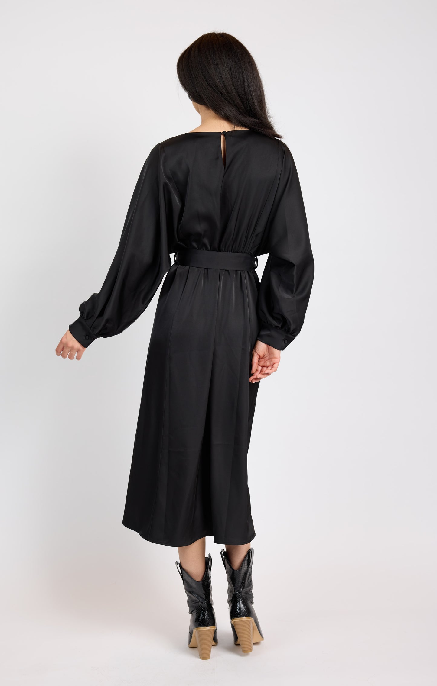 MOOD BOOST DOLMAN SLEEVE MIDI DRESS W BELT