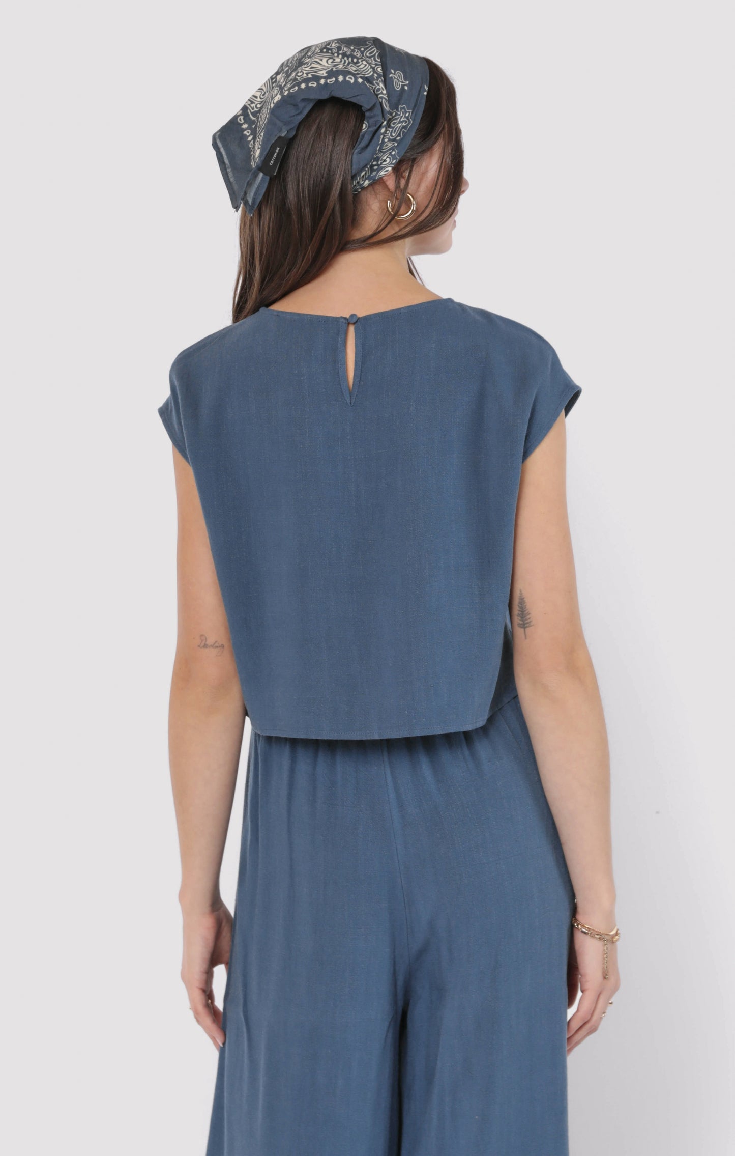 SUGARLOAF SLEEVELESS LINEN TOP - INDIGO