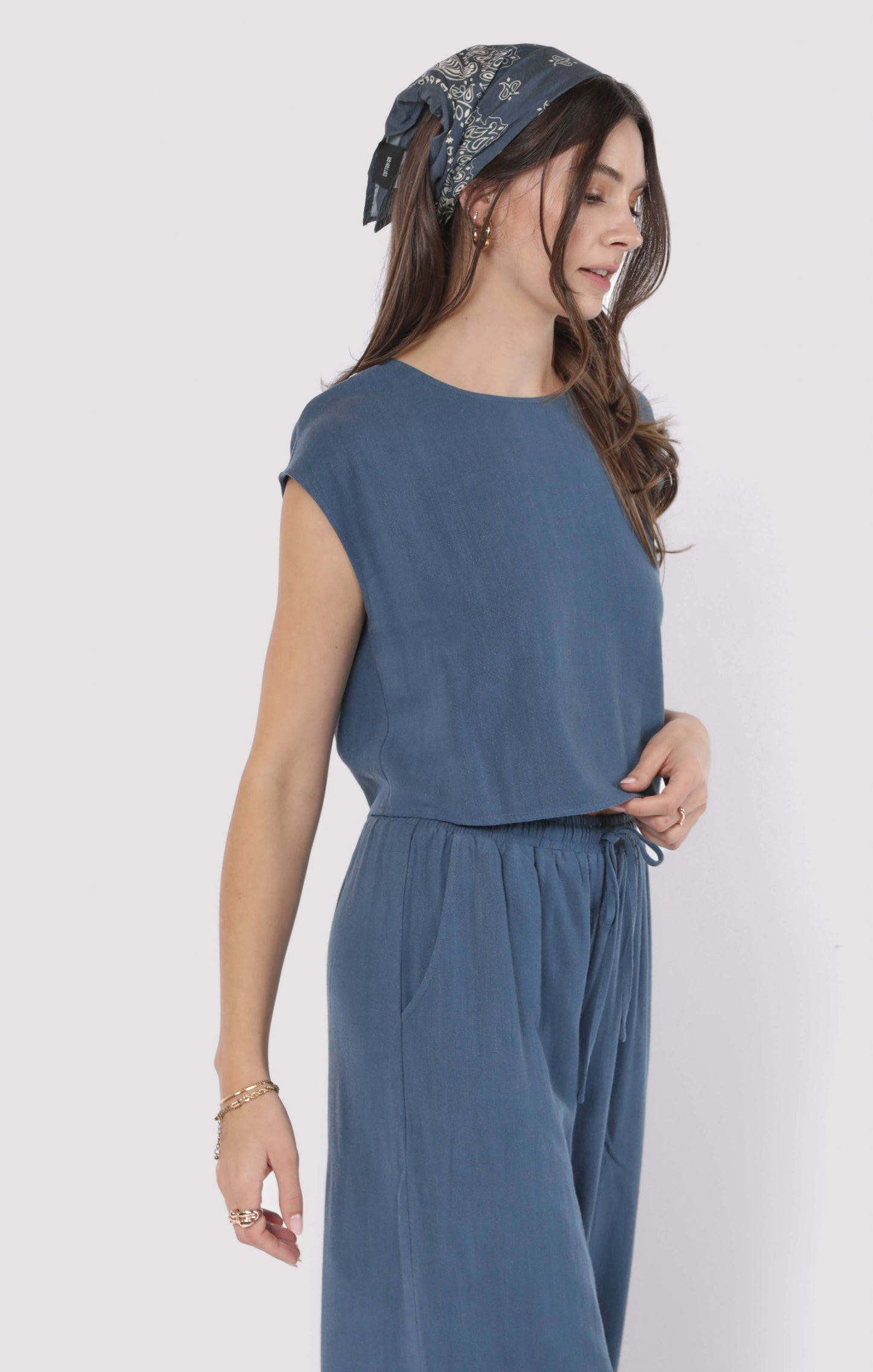 SUGARLOAF SLEEVELESS LINEN TOP - INDIGO