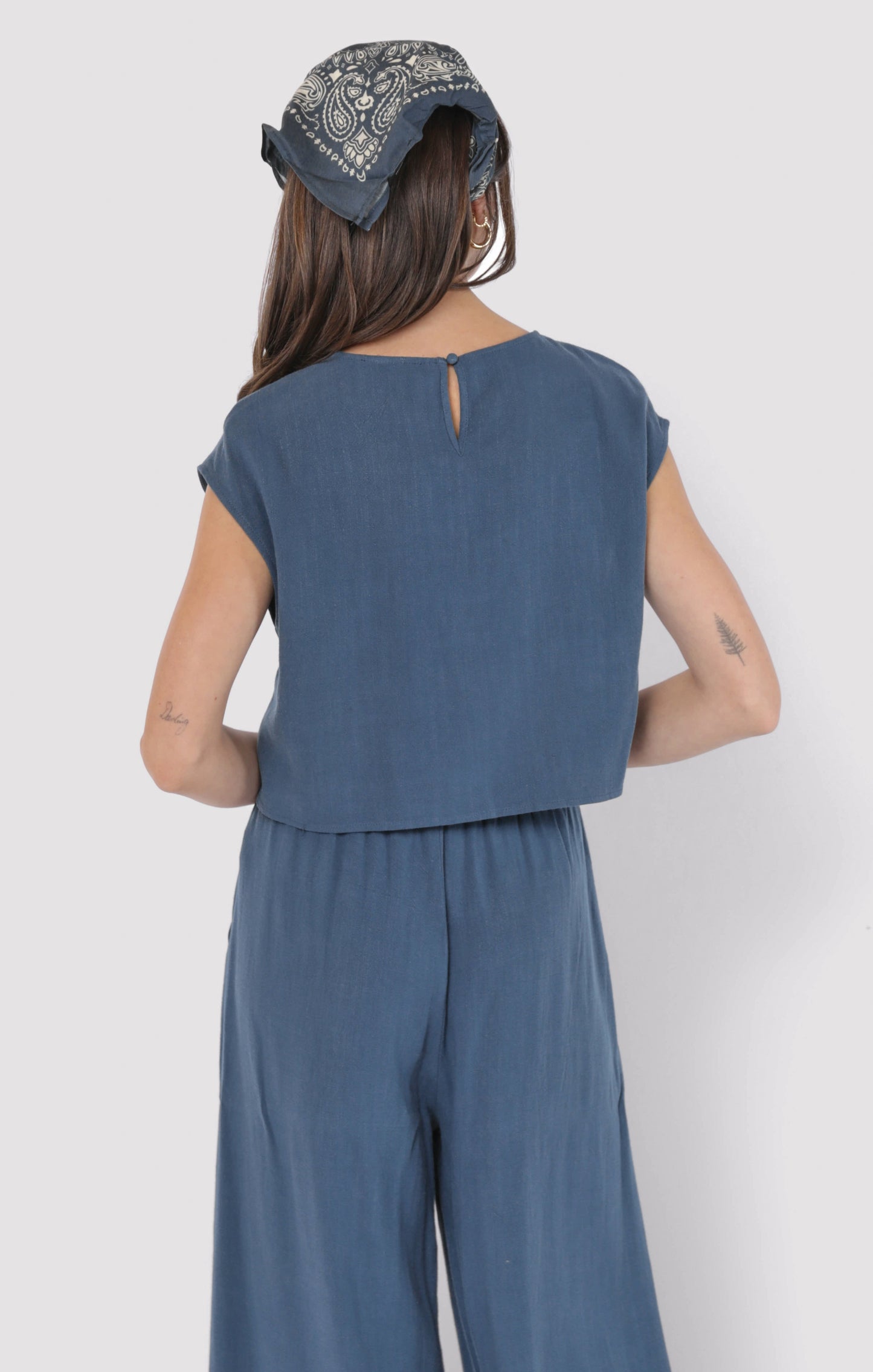 SUGARLOAF SLEEVELESS LINEN TOP - INDIGO