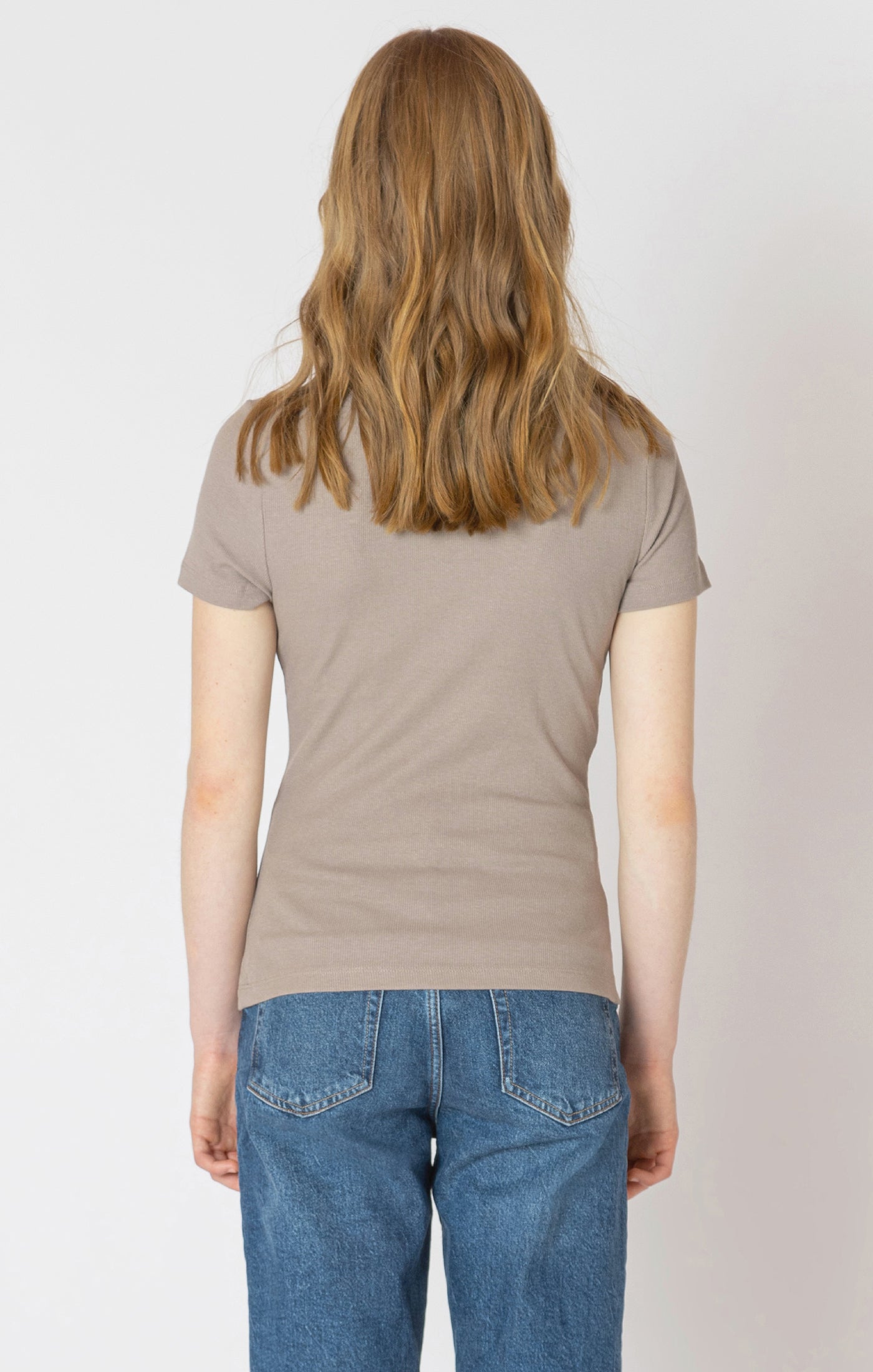 BASIC RIBBED TEE BY DEX - ALMOND