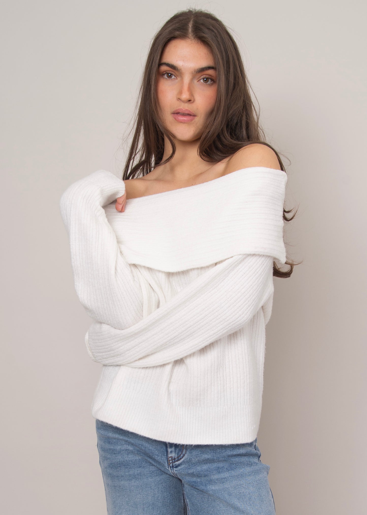 Marylin Off Shoulder Pullover