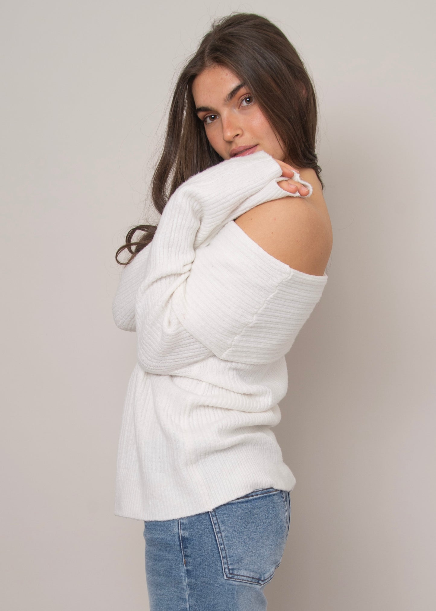 Marylin Off Shoulder Pullover