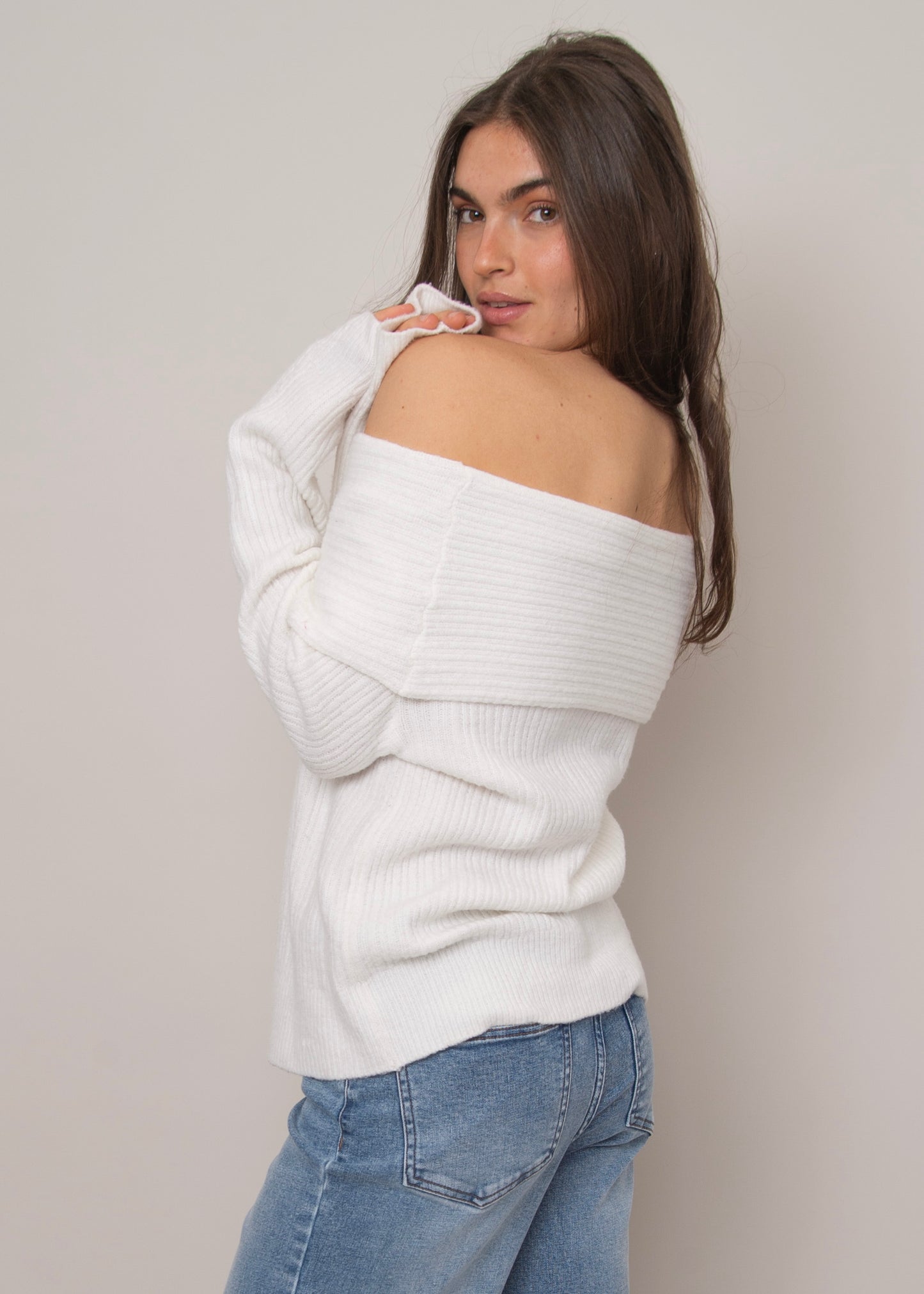 Marylin Off Shoulder Pullover