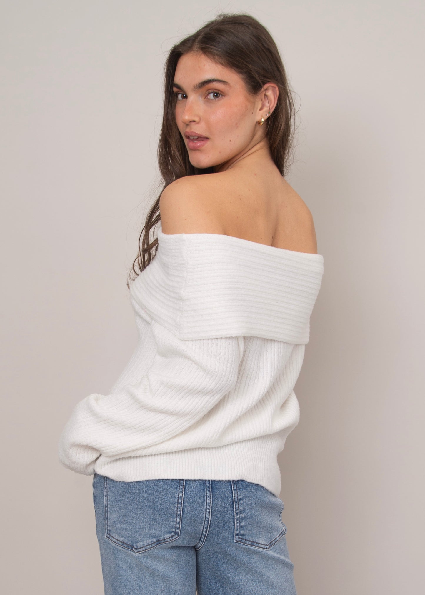 Marylin Off Shoulder Pullover