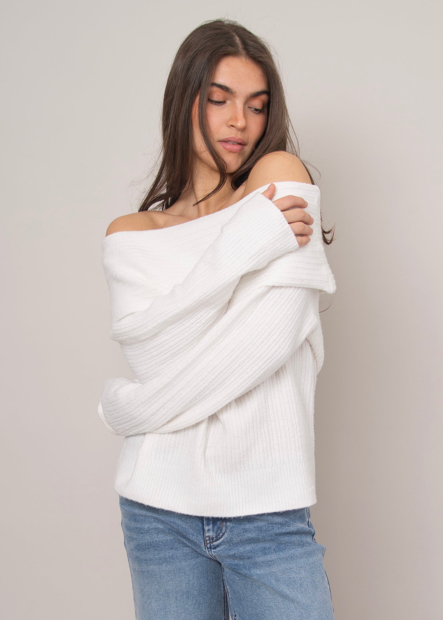 Marylin Off Shoulder Pullover