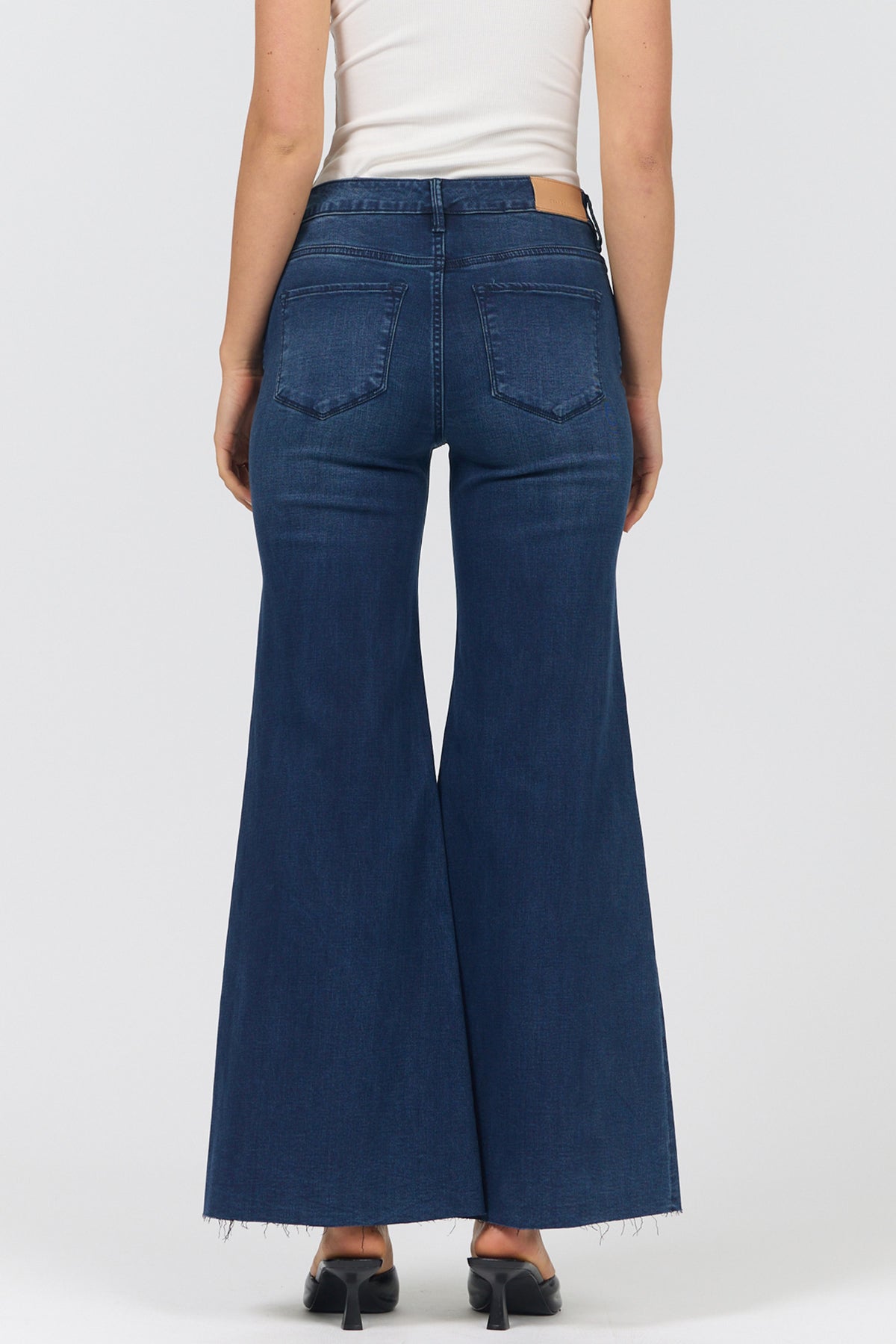 Hendrix Mid Rise Wide Leg Jean - Princess