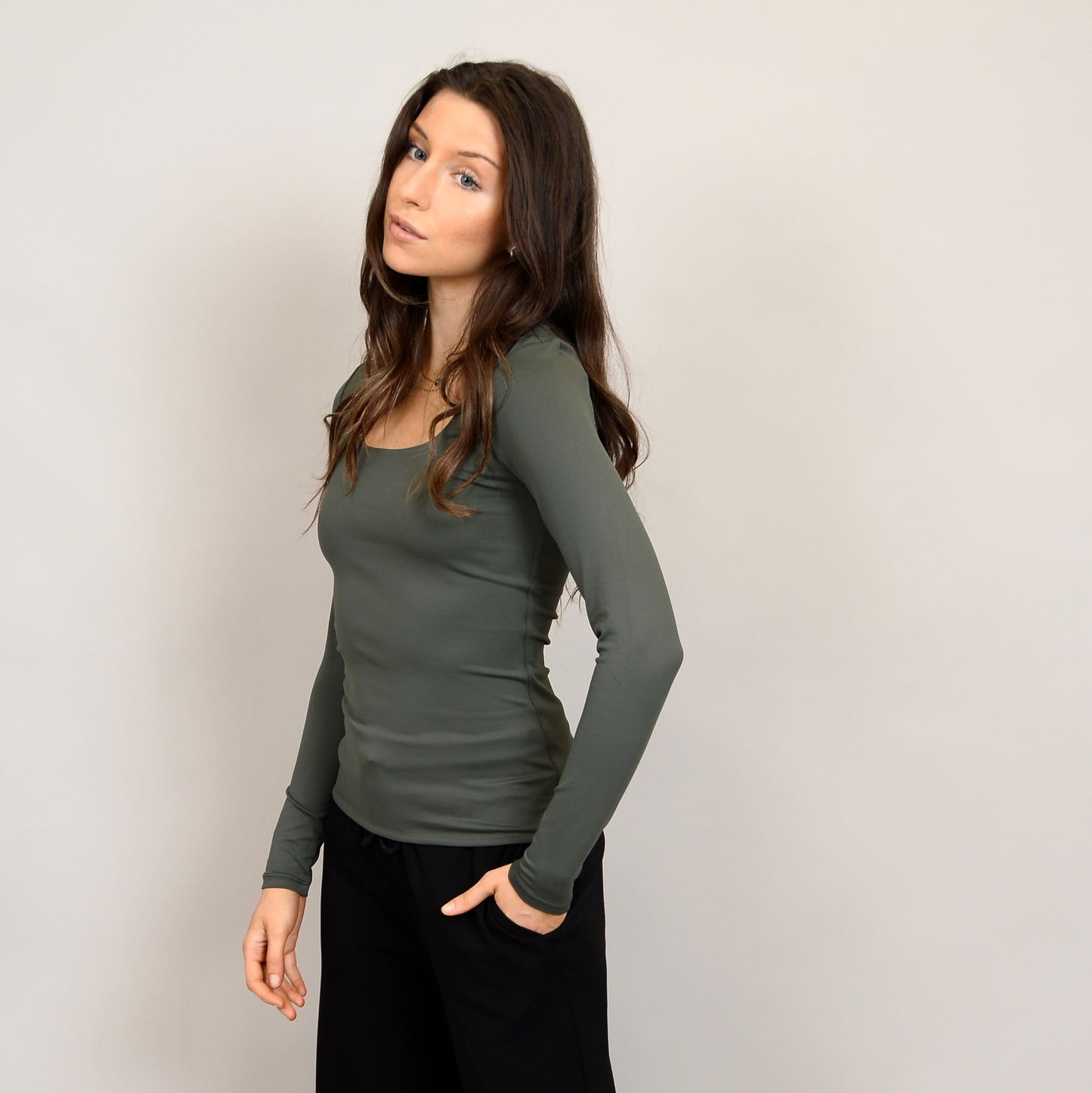 RD STYLE MARIANA UNECK LONGSLEEVE TOP