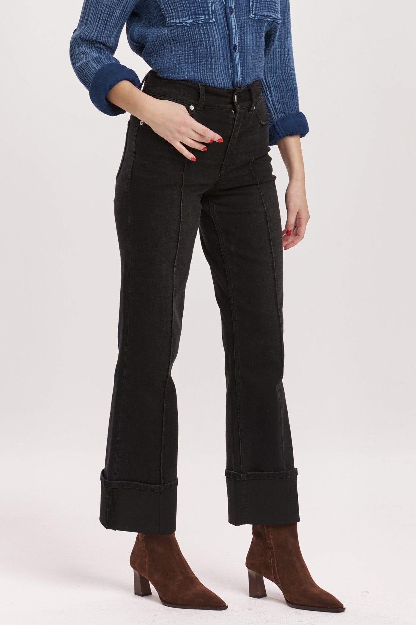 HOLLY SUPER HIGH RISE CUFFED STRAIGHT JEANS - JET SET