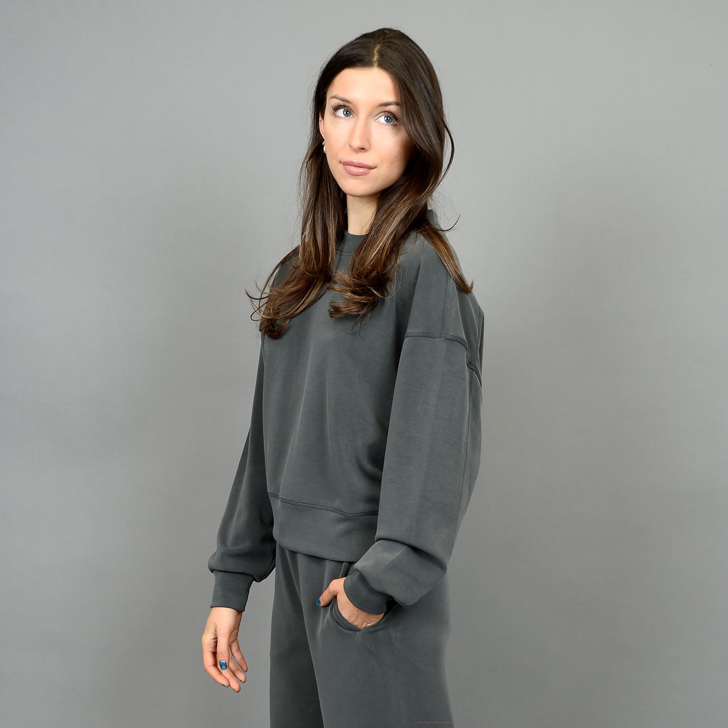 LUCIE SUPER SOFT MODAL LONGSLEEVE PULLOVER - DK IVY