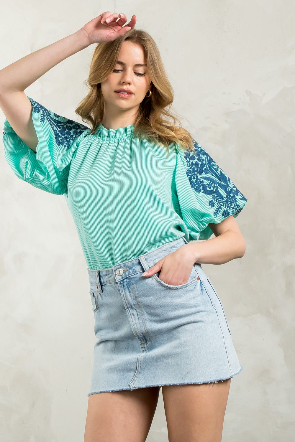 EMBROIDERED PUFF SLEEVE STRIPED TOP